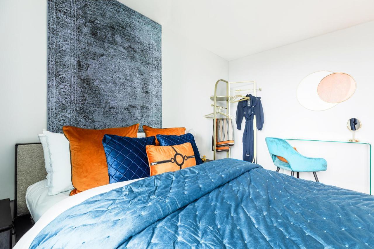Best Thames View In Town! Large Luxxe Nomad Design Family Home 런던 외부 사진