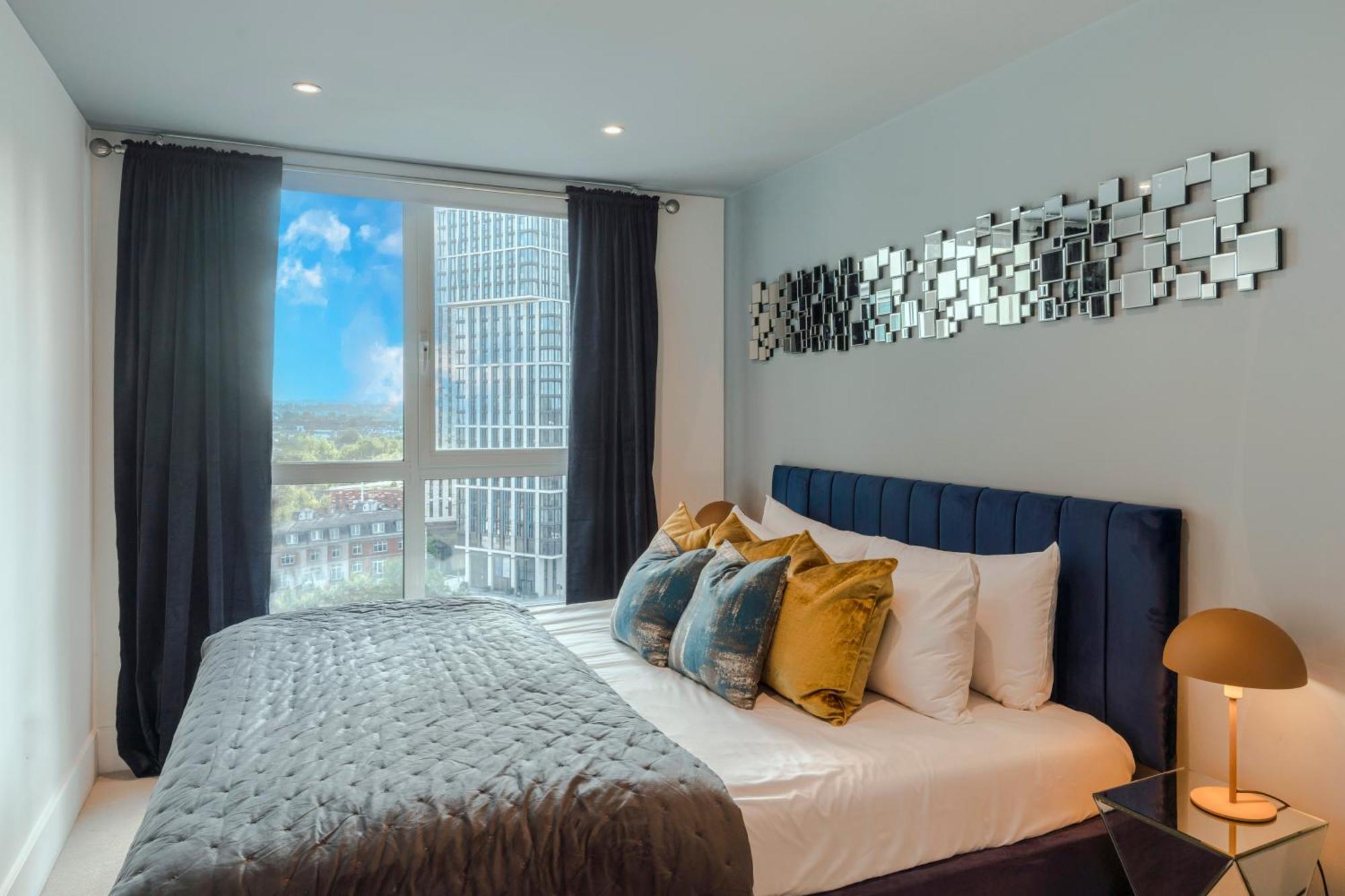 Best Thames View In Town! Large Luxxe Nomad Design Family Home 런던 외부 사진