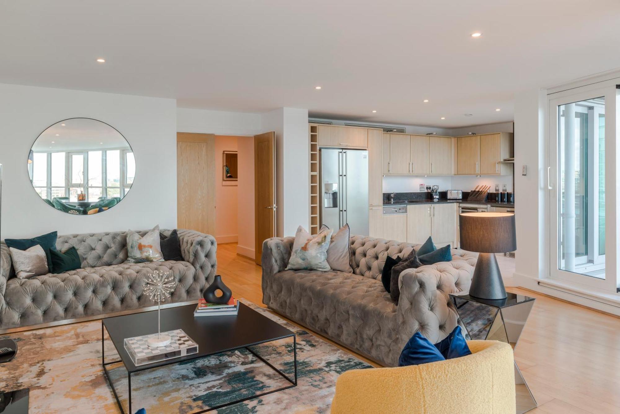 Best Thames View In Town! Large Luxxe Nomad Design Family Home 런던 외부 사진