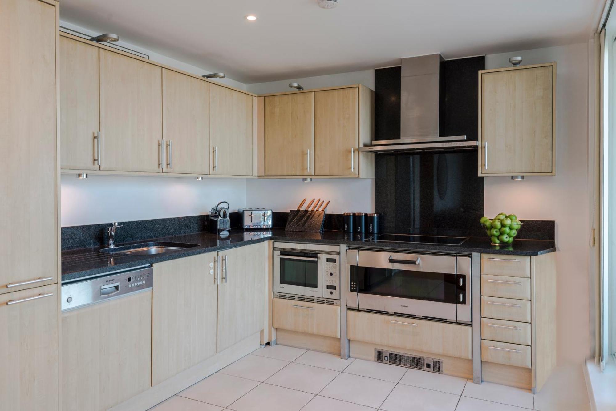 Best Thames View In Town! Large Luxxe Nomad Design Family Home 런던 외부 사진