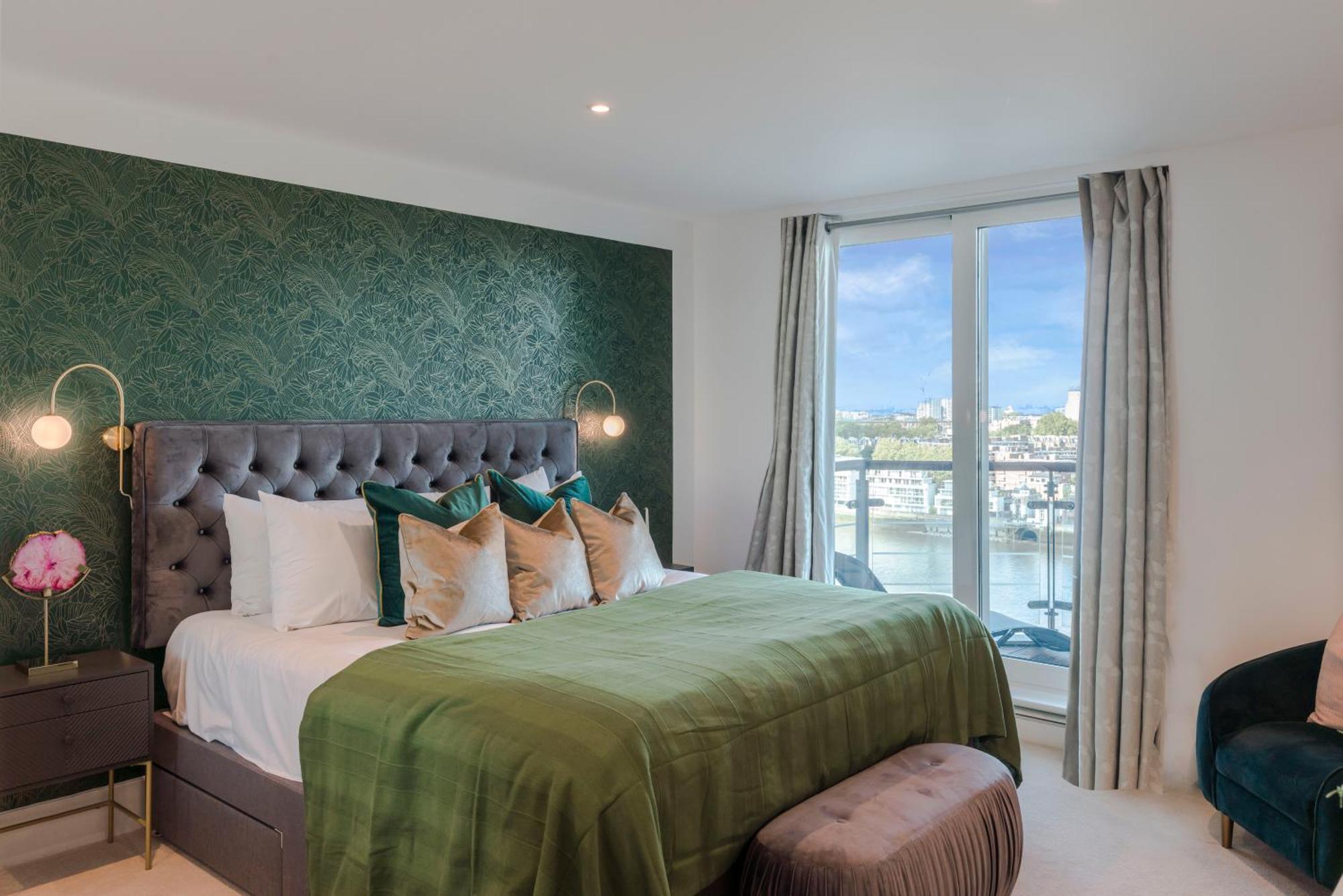 Best Thames View In Town! Large Luxxe Nomad Design Family Home 런던 객실 사진
