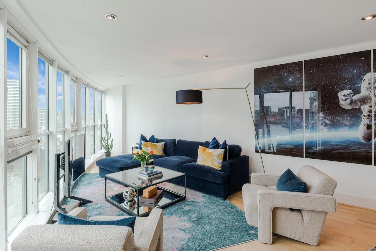 Best Thames View In Town! Large Luxxe Nomad Design Family Home 런던 외부 사진