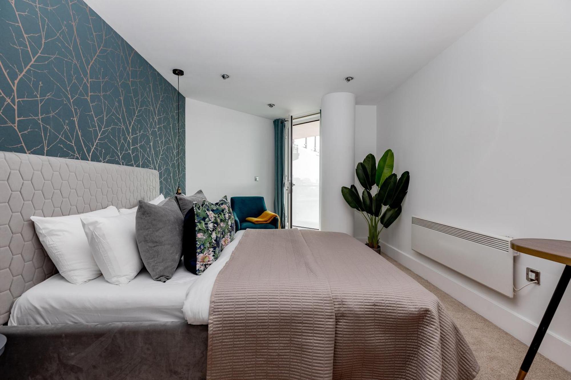 Best Thames View In Town! Large Luxxe Nomad Design Family Home 런던 외부 사진