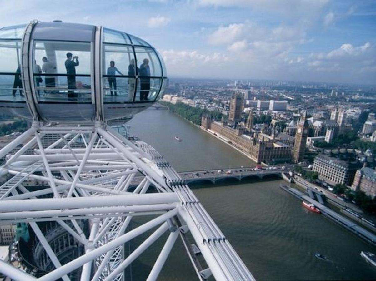 Best Thames View In Town! Large Luxxe Nomad Design Family Home 런던 외부 사진